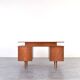 Bureau en teck des années 1960.