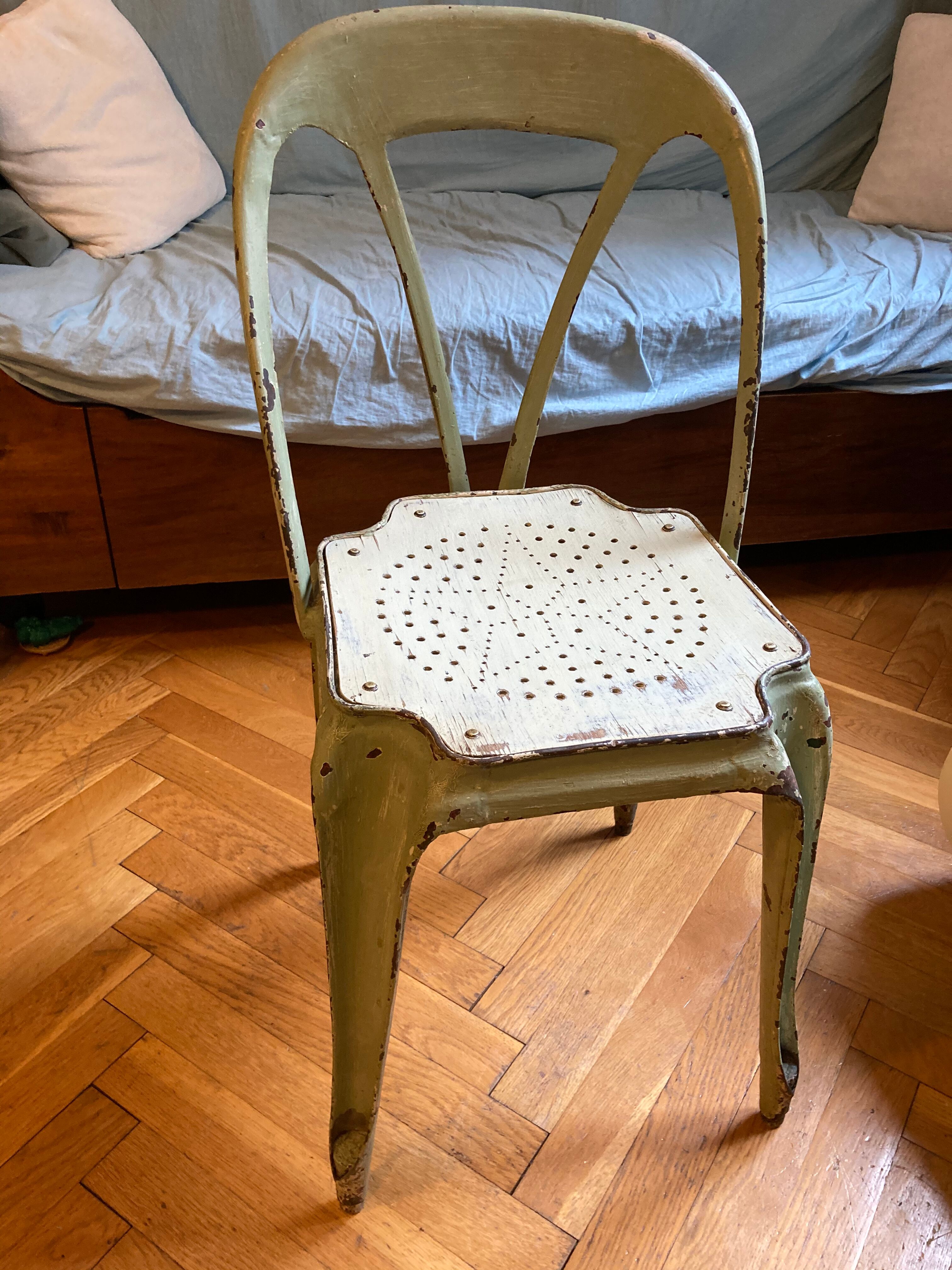 Multipl's chair
