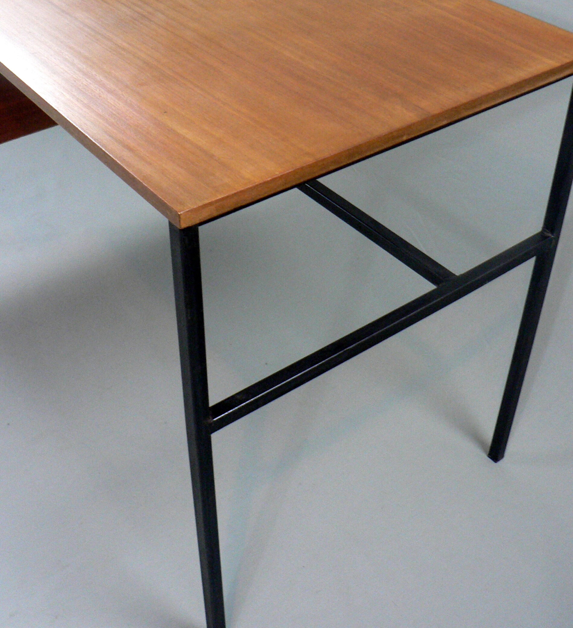 "Student" office of Pierre Guariche