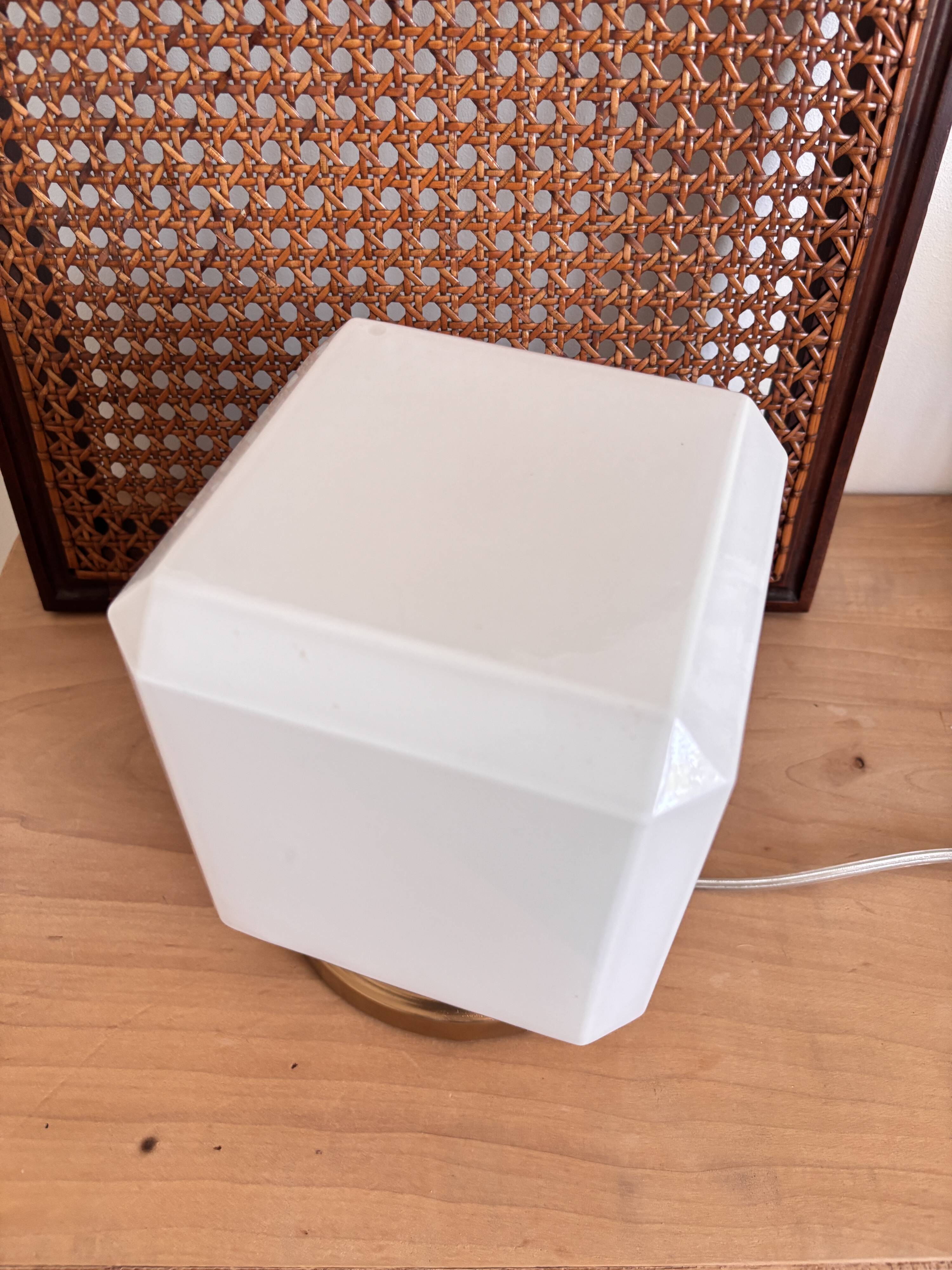 Cubic opaline table lamp
