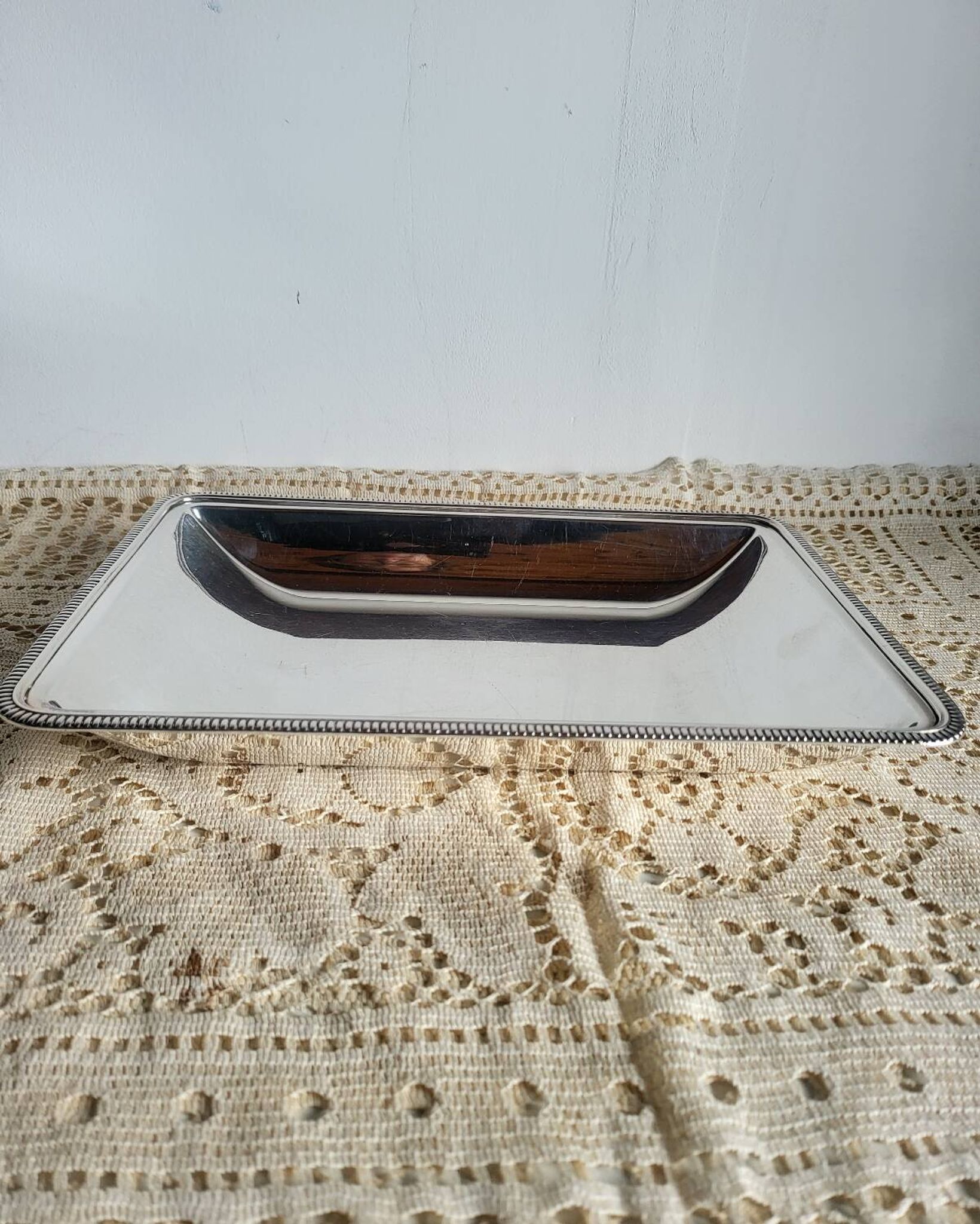 Plat rectangulaire, bannette en métal argenté
