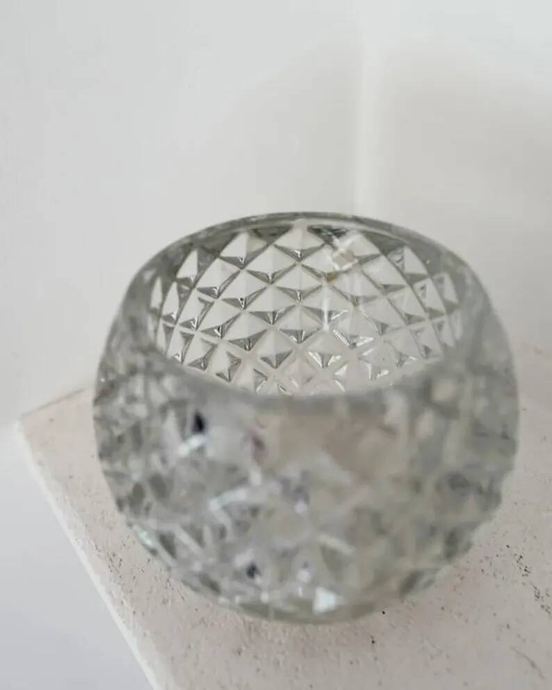 Vintage pressed glass bowl / pocket bowl – diamond pattern – 1960s/70s