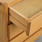 Paire de commodes en pin massif par Maison Regain, années 70