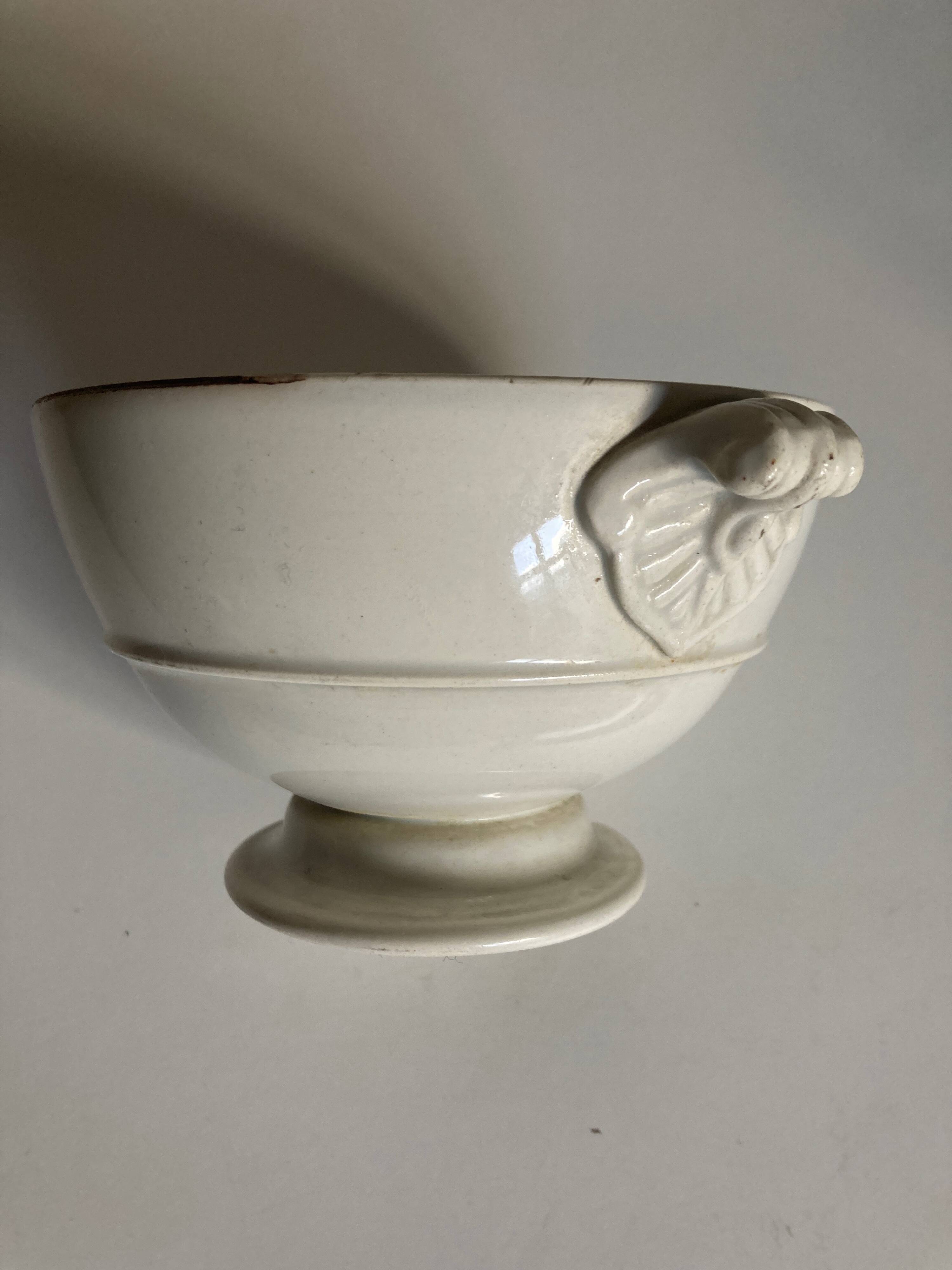Neo-classical directoire eared bowl Creil and Montereau 1850