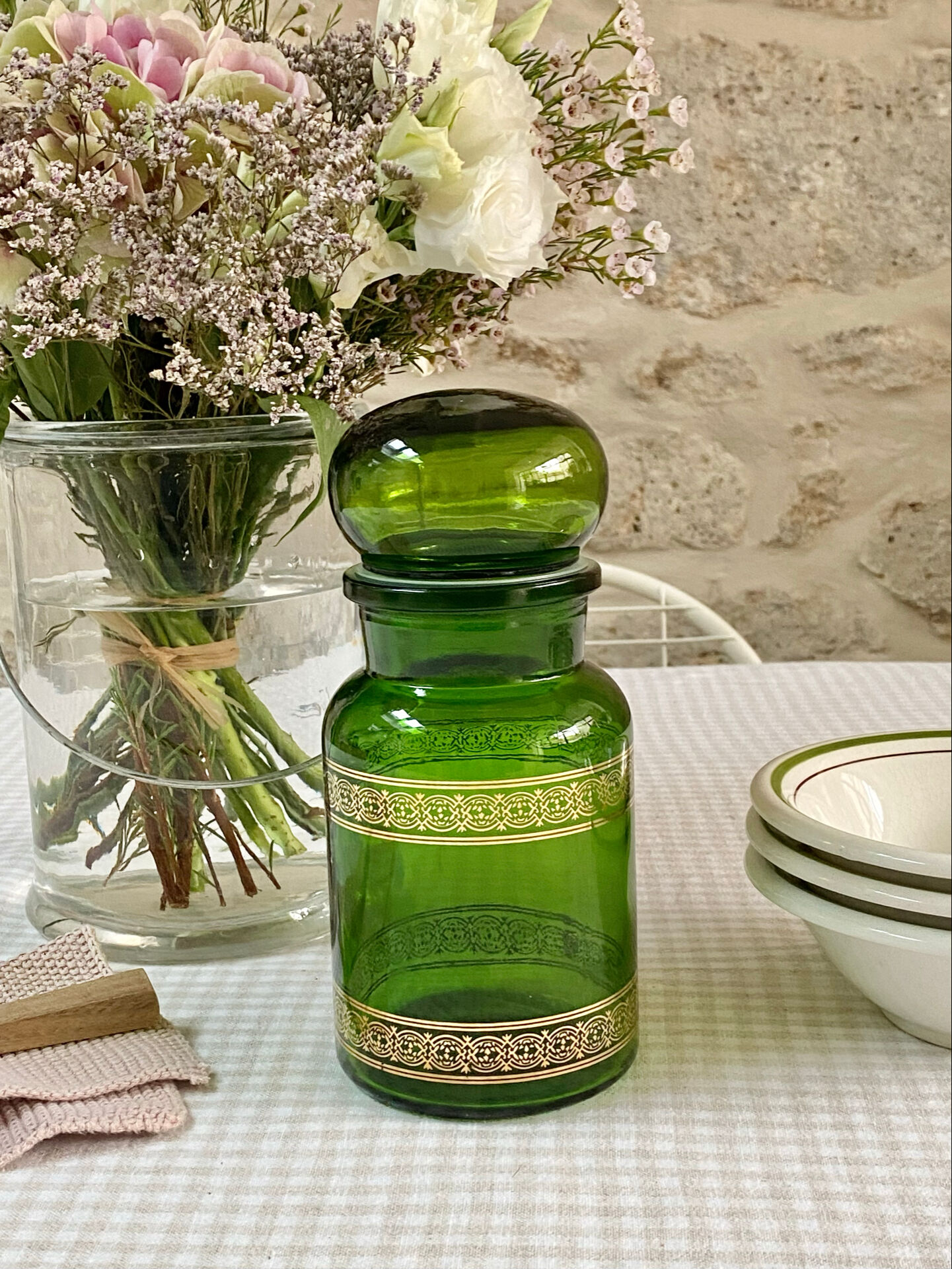 Glass bottle
