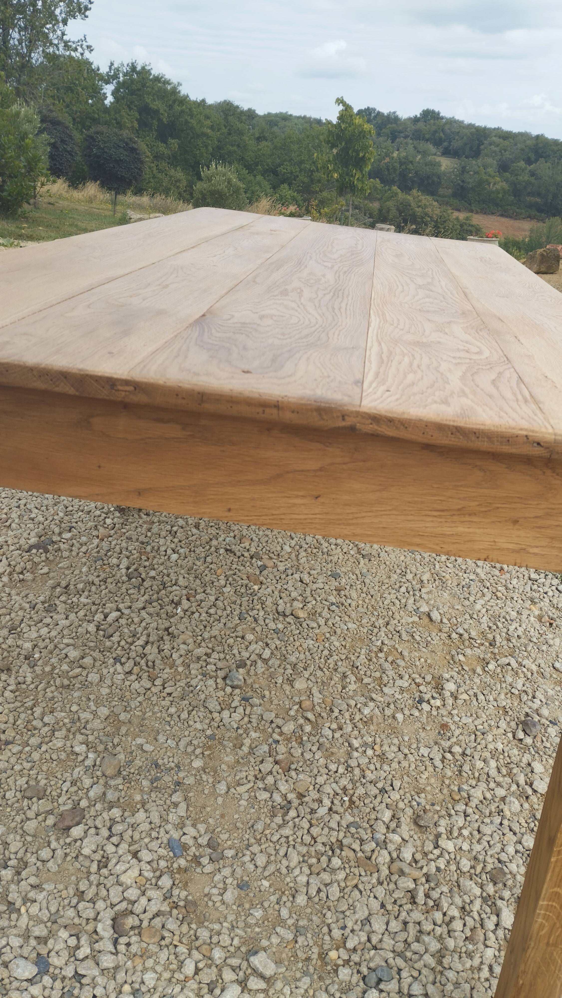 Rustic farmhouse table in solid oak with antique patina finish 200 x 90