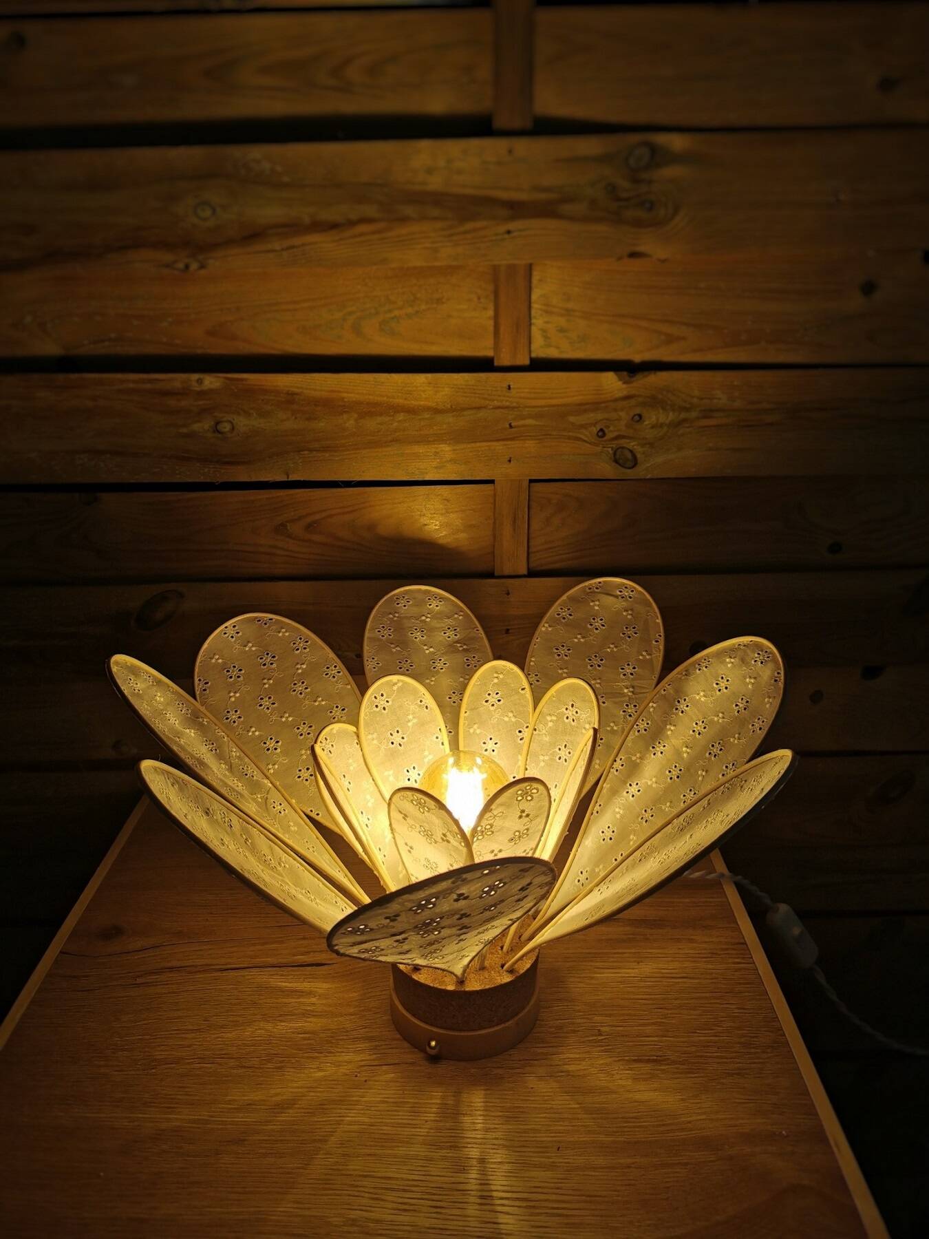 Flower table lamp made of rattan petals and English embroidery
