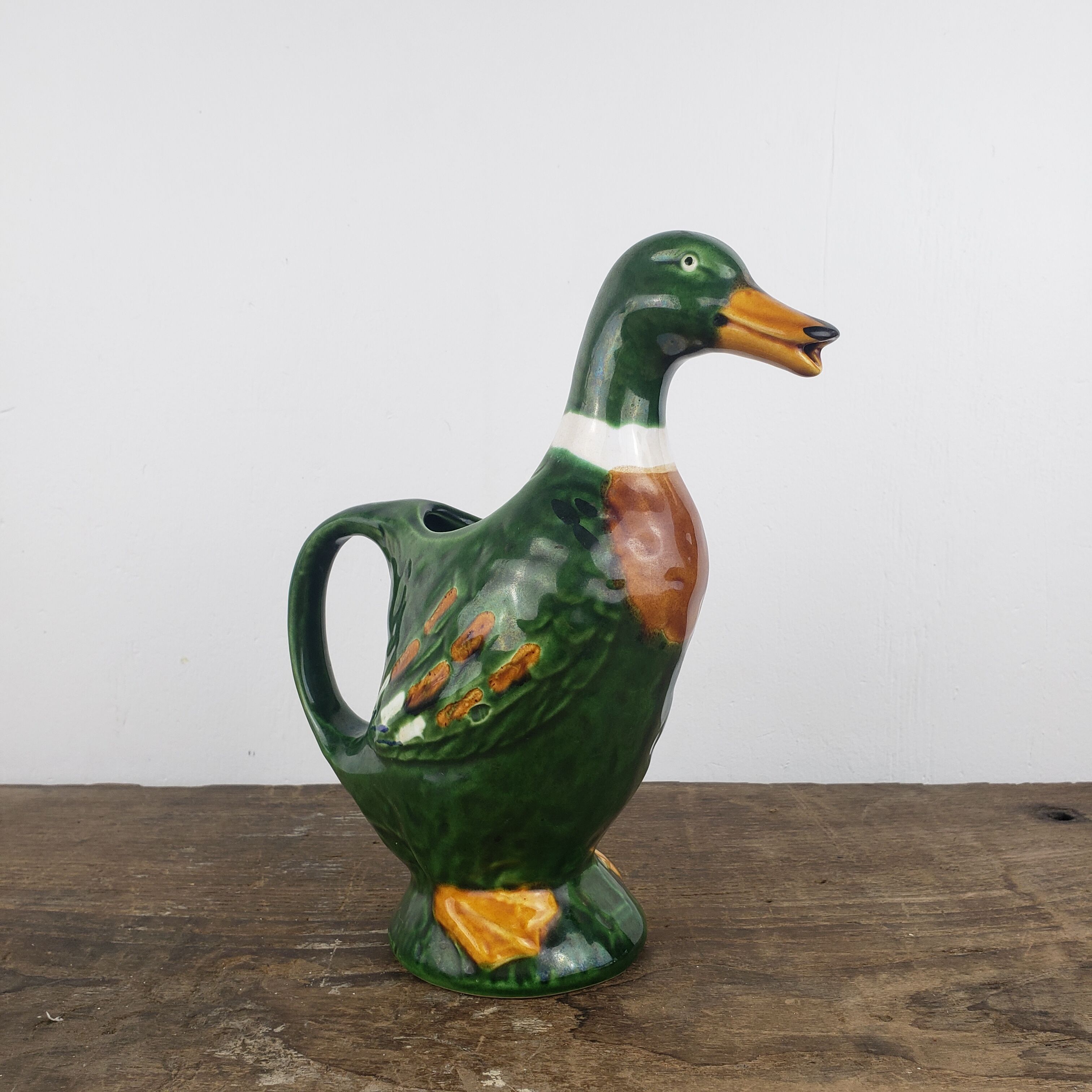 Decanter in the shape of a duck