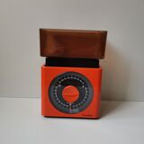 Vintage scale format Terraillon orange 70s