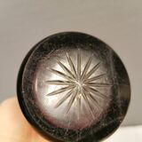 Vase en cristal biseauté bordeaux
