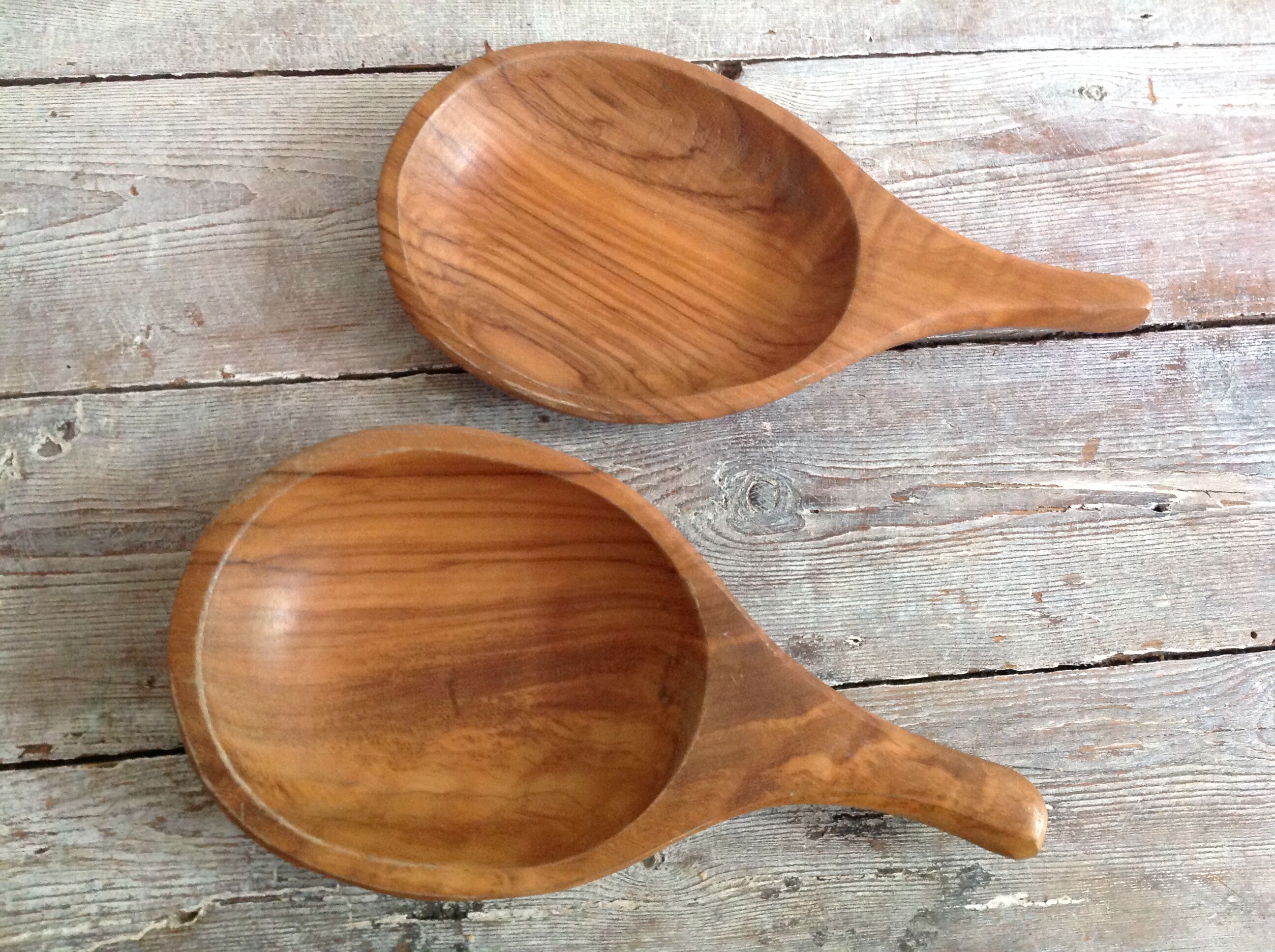 Duo of wooden dishes