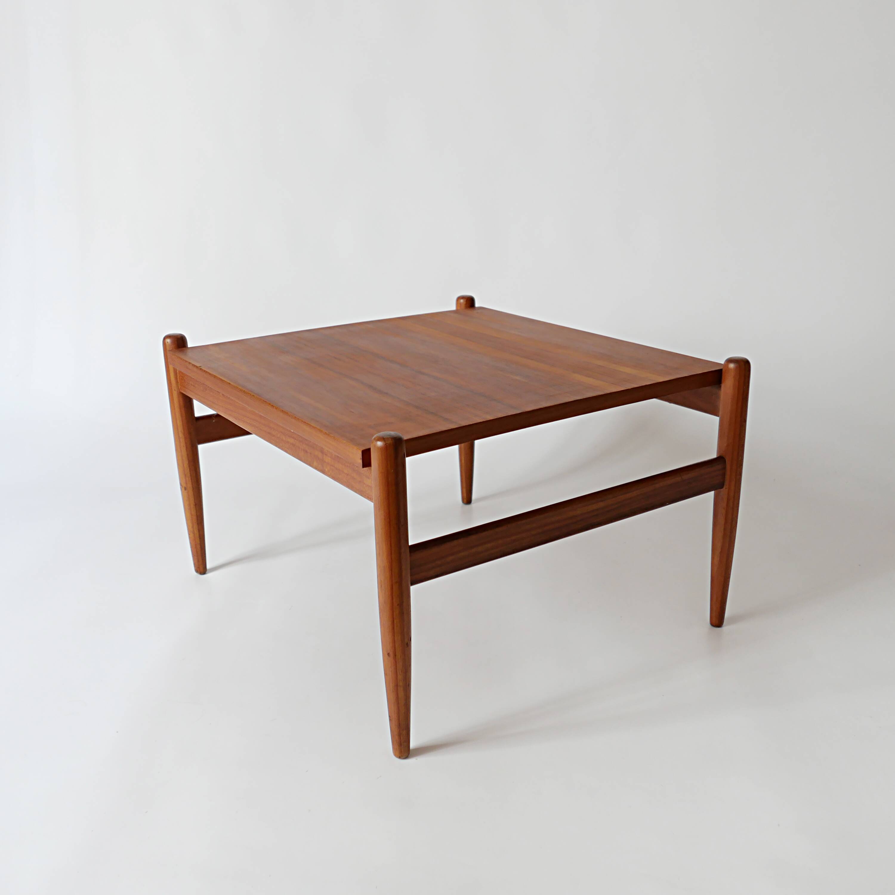Scandinavian vintage coffee table design 1960 in teak 60s 70s ALF SVENSSO