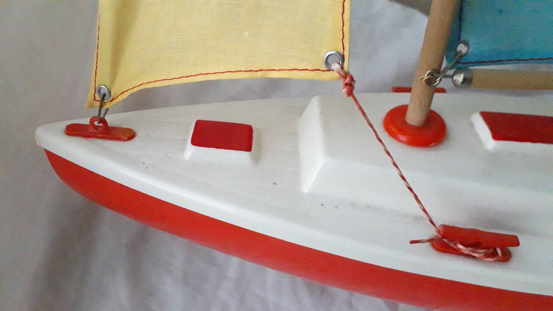 Basin sailboat
