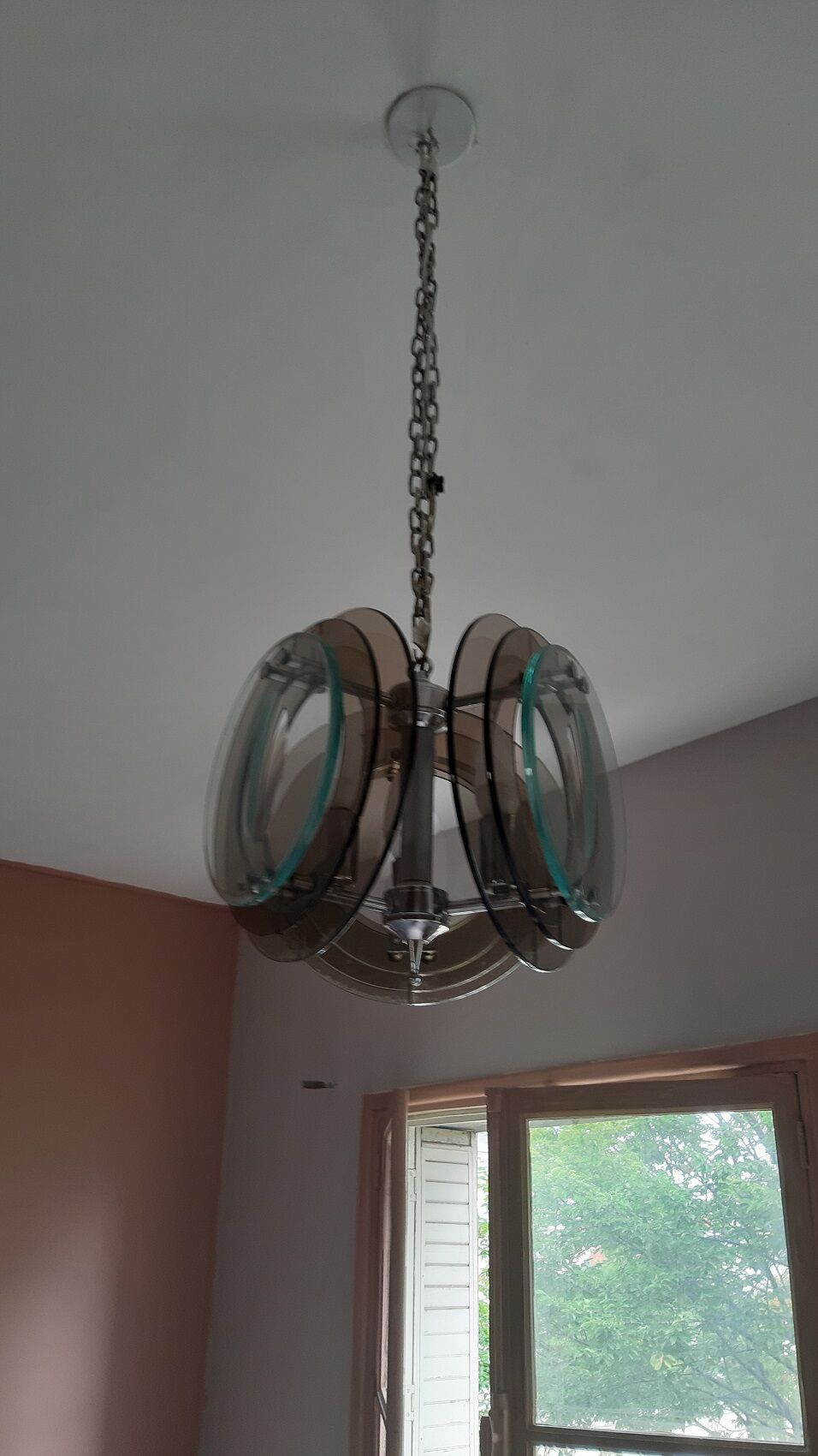 Suspension chrome et verre