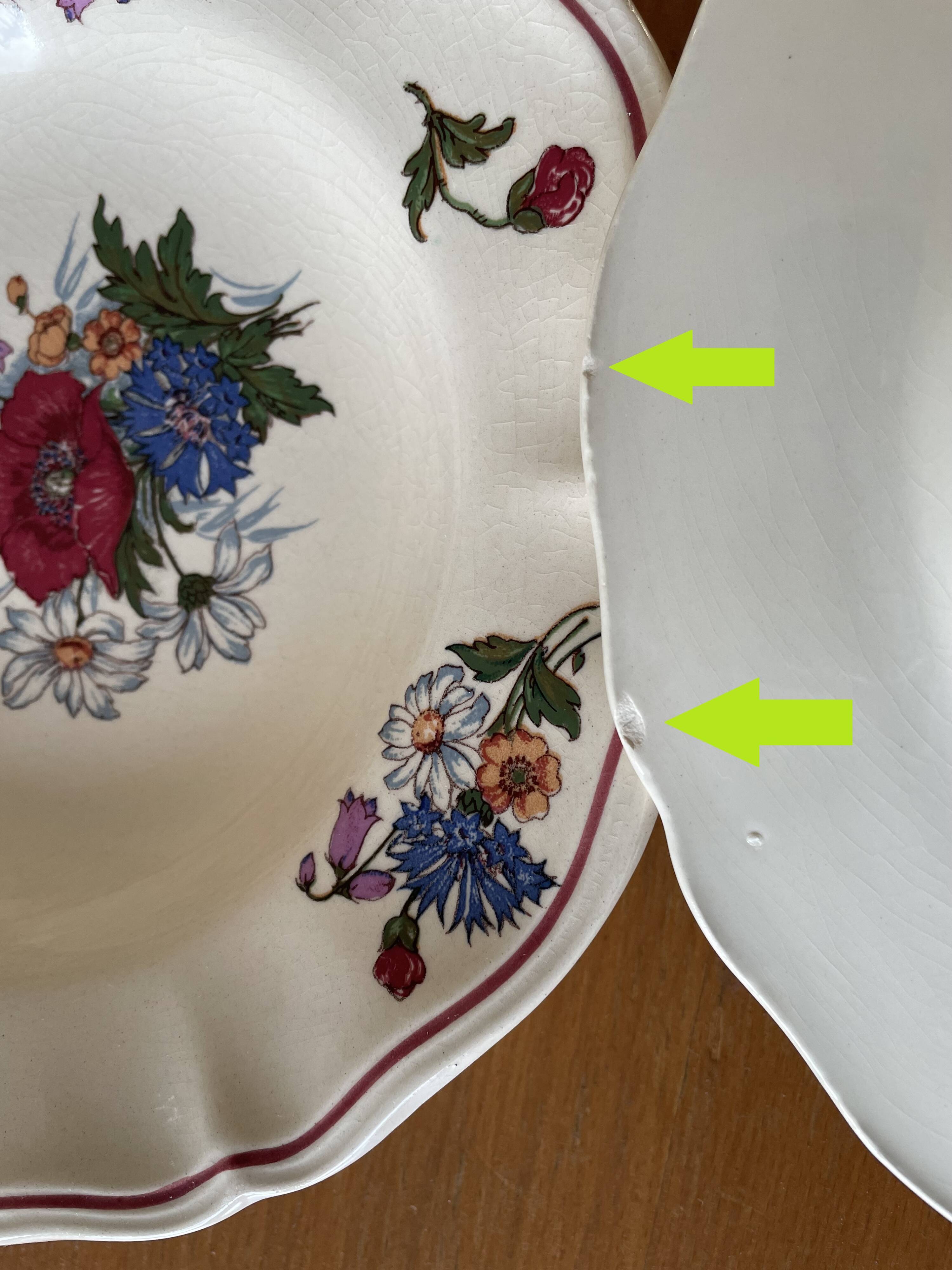 8 assiettes creuses anciennes en faïence de Sarreguemines