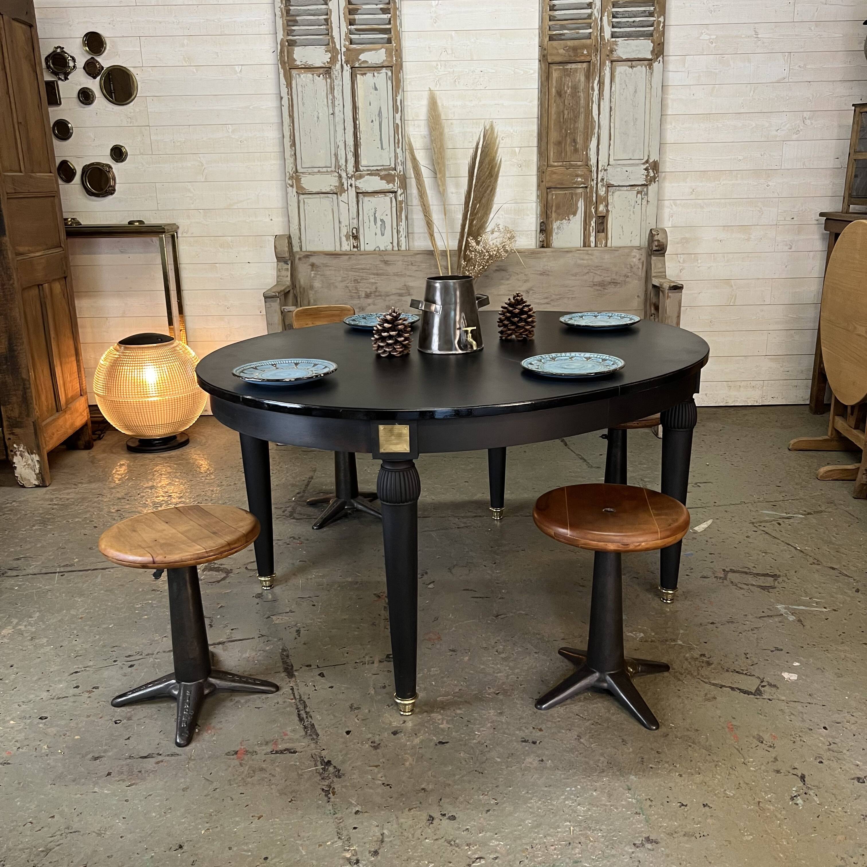 Napoleon III extendable table