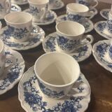 Set of 14 Sarreguemines cups and saucers