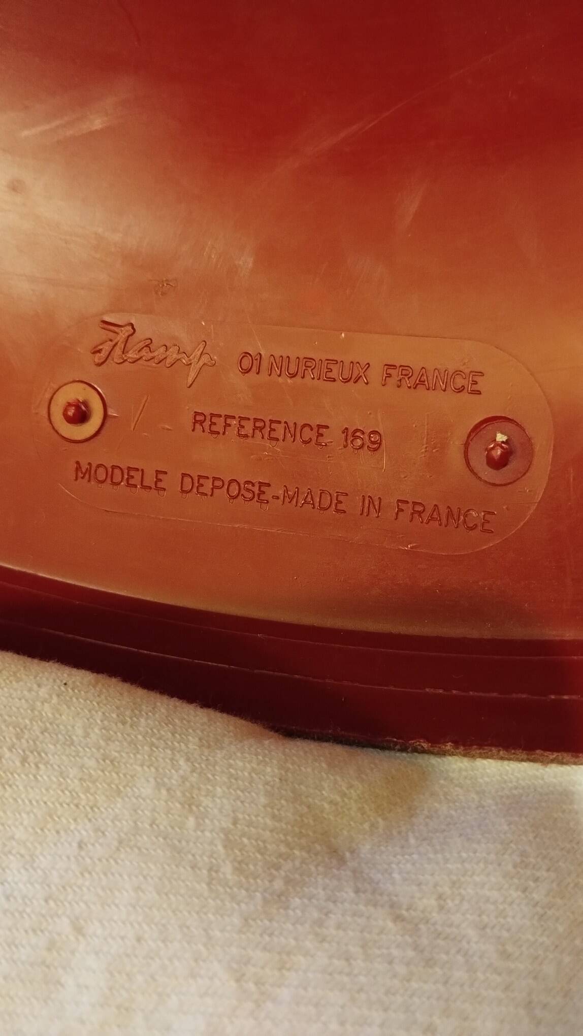 Burgundy red tam tam stool stamp