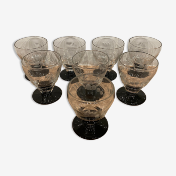 Set of 8 retro wine glasses in engraved glass