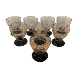 Set of 8 retro wine glasses in engraved glass