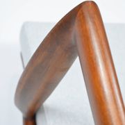Fauteuil original restauré, tissu gris clair, années 1960, usine de meubles Swarzedzka