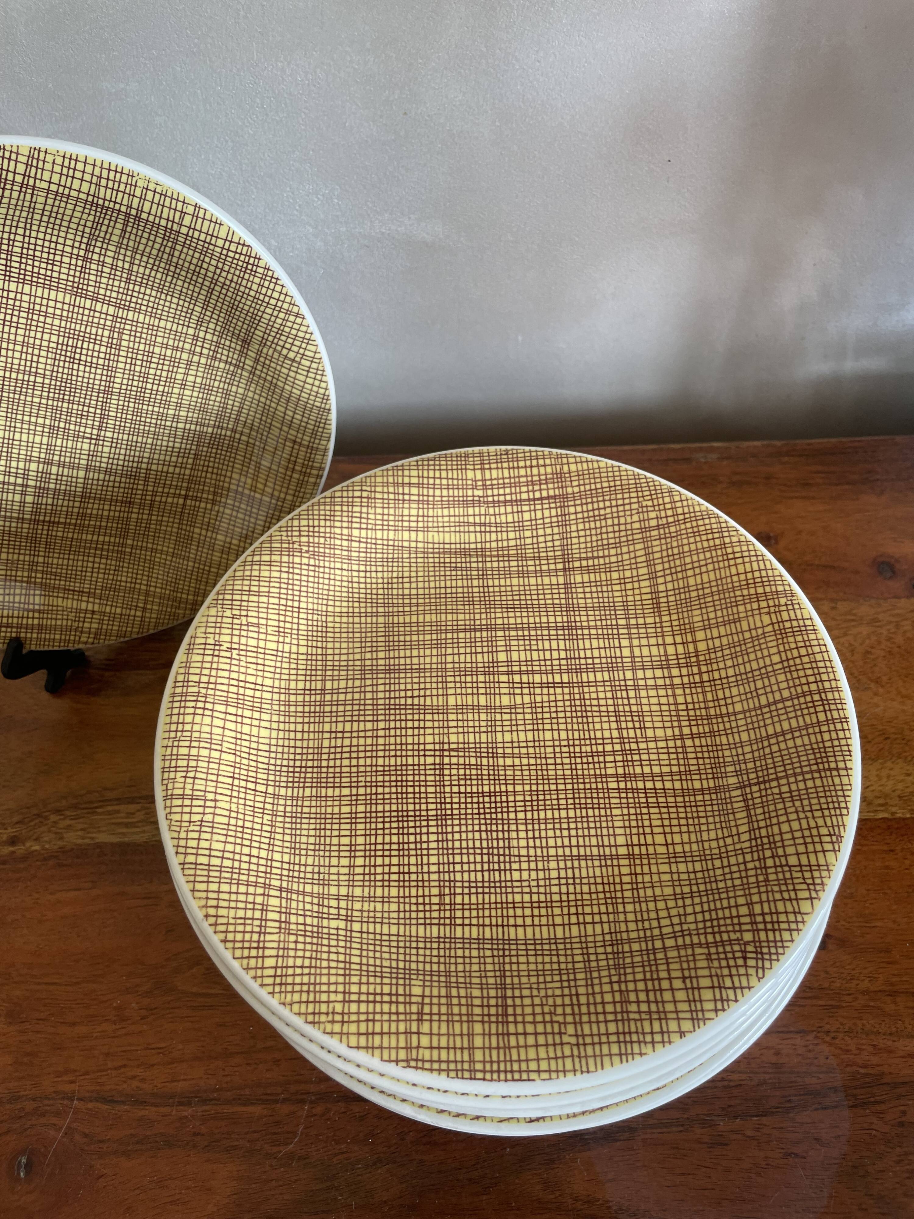 12 Villeroy and Boch Bern dessert plates