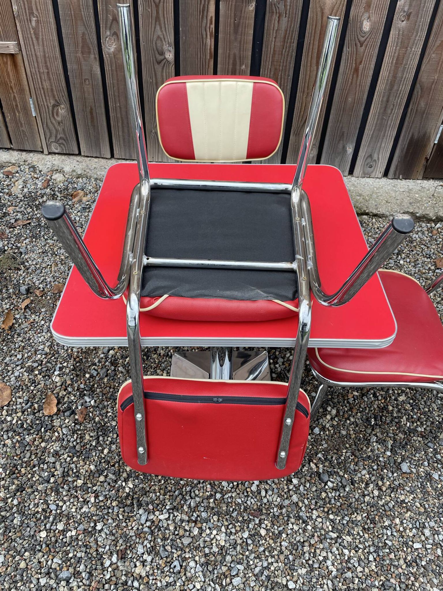 Set of 3 chairs and retro bar table