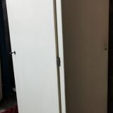 Wardrobe a vintage off-white door