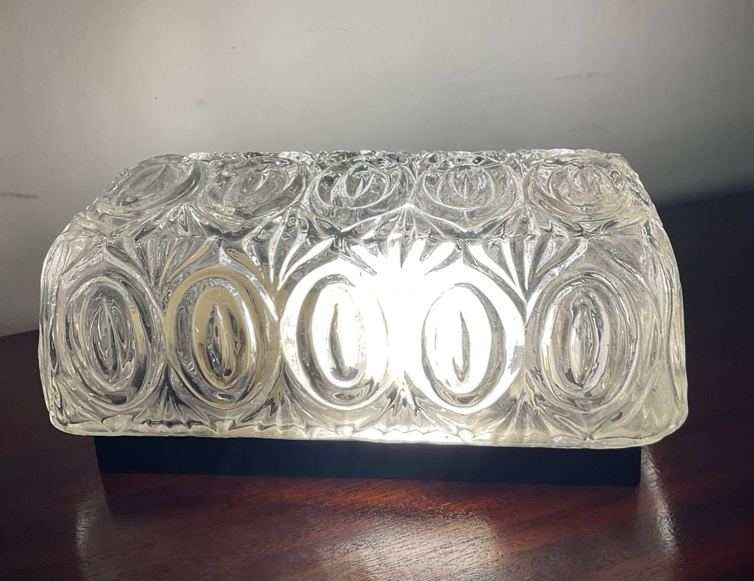 Paire d’appliques vintage en verre moulé