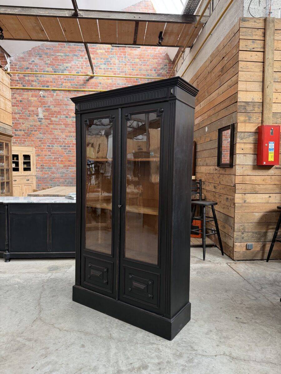 Napoleon III display cabinet
