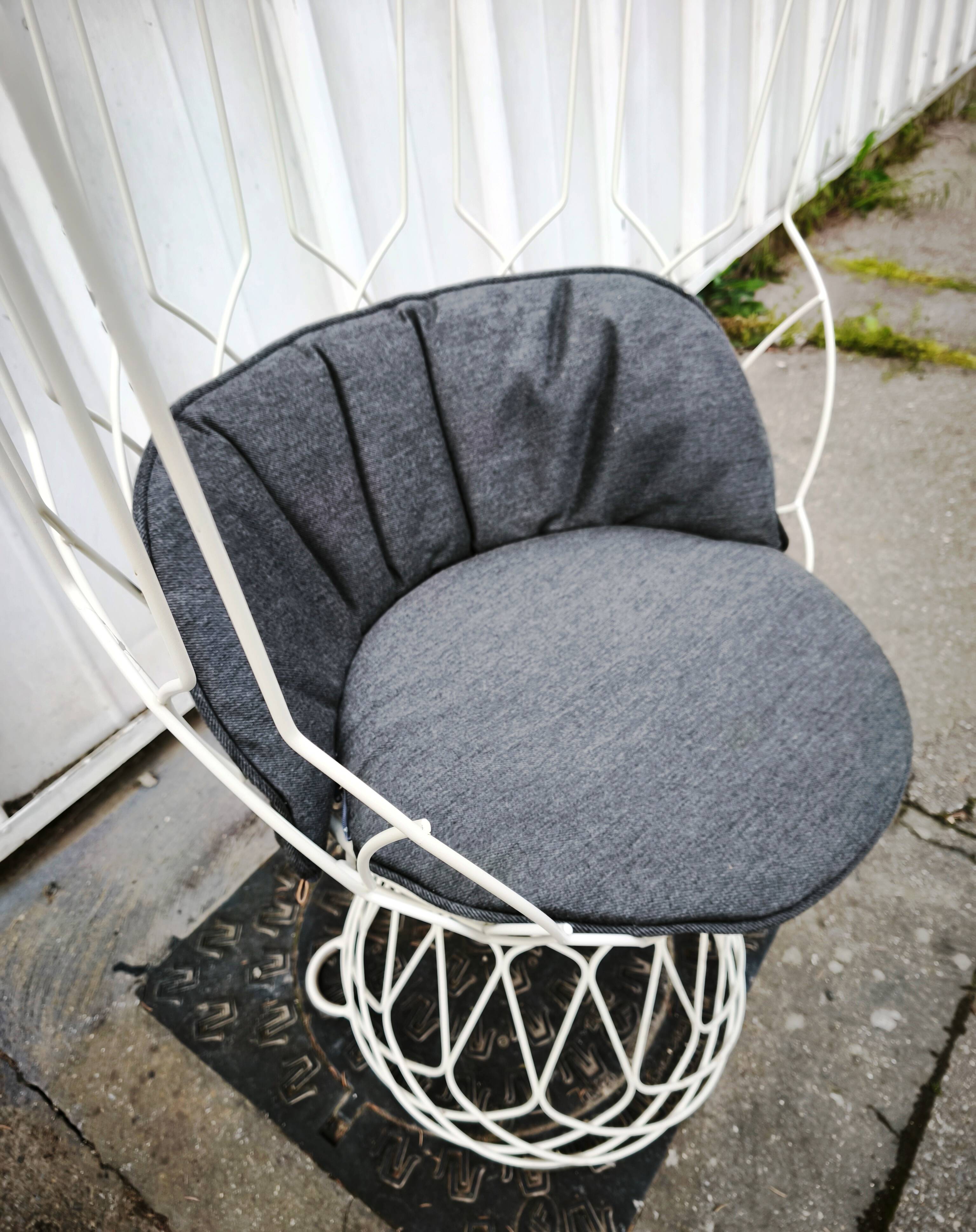 Re-found armchair, Emu
