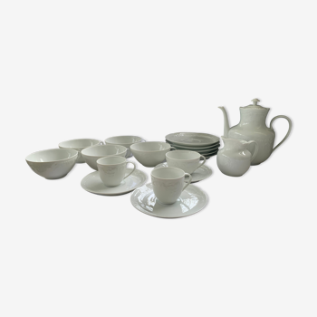 Set teapot cups and milk jug
