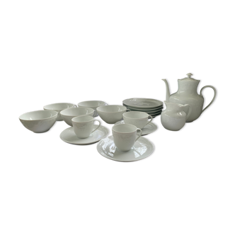 Set teapot cups and milk jug