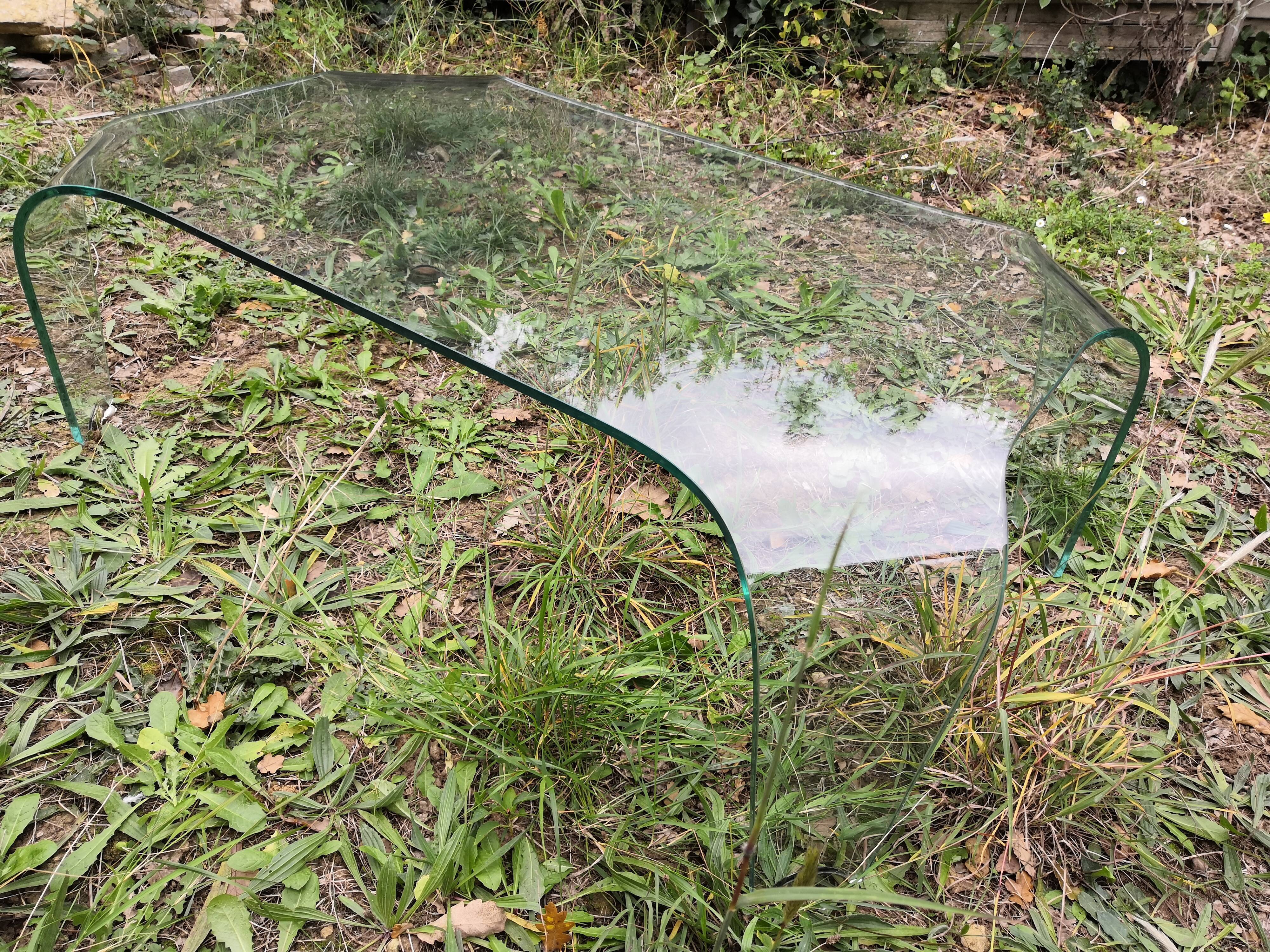Table basse design en verre trempé
