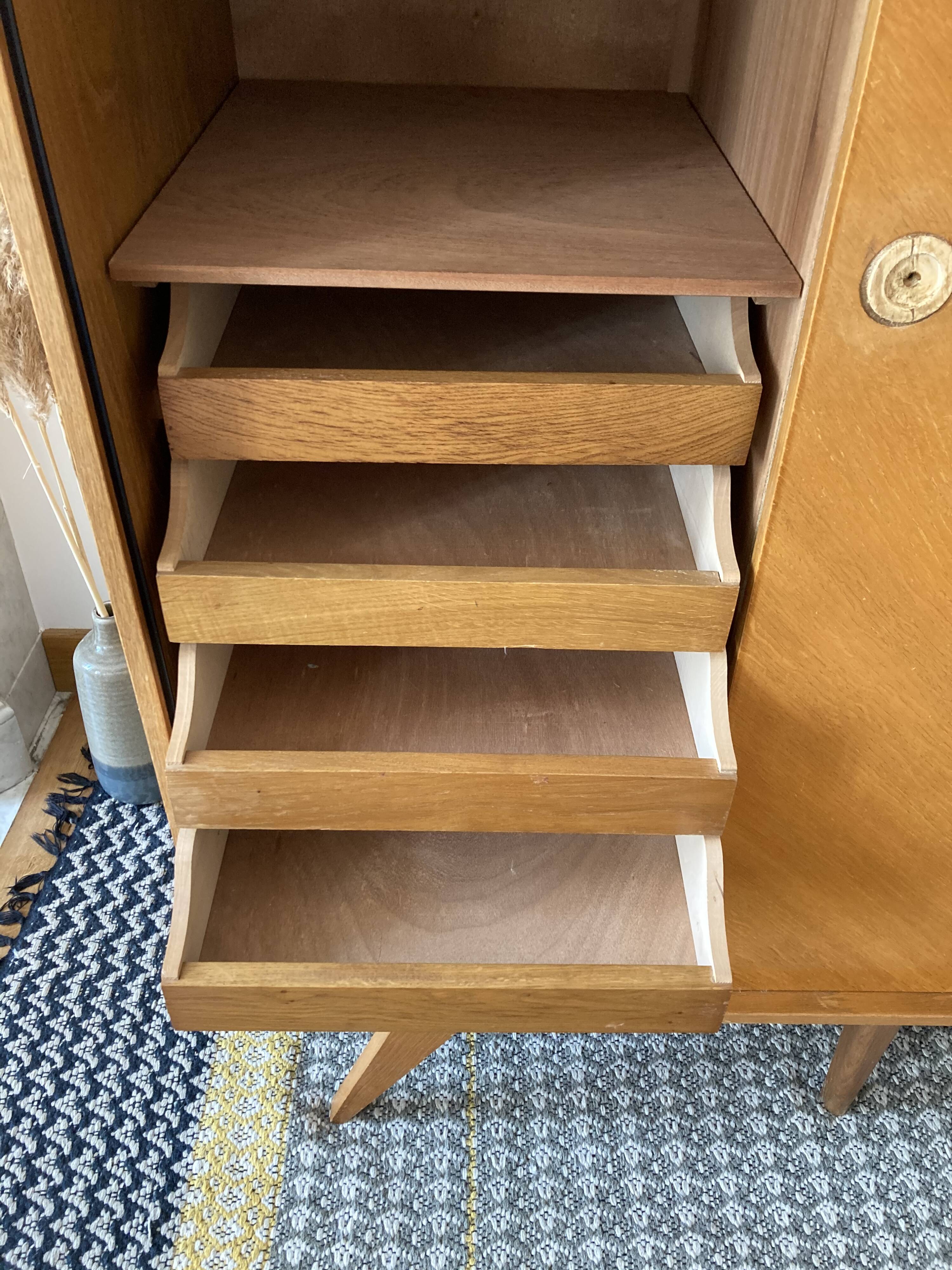 Wardrobe sliding doors compass feet