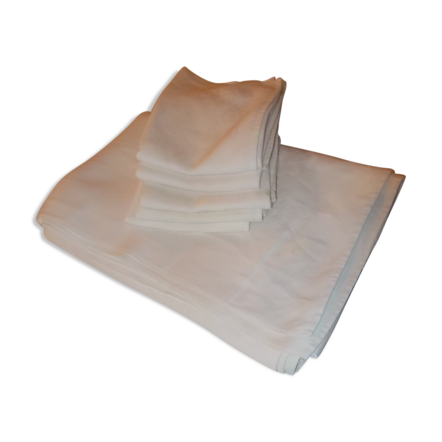 Damask tablecloth and napkins