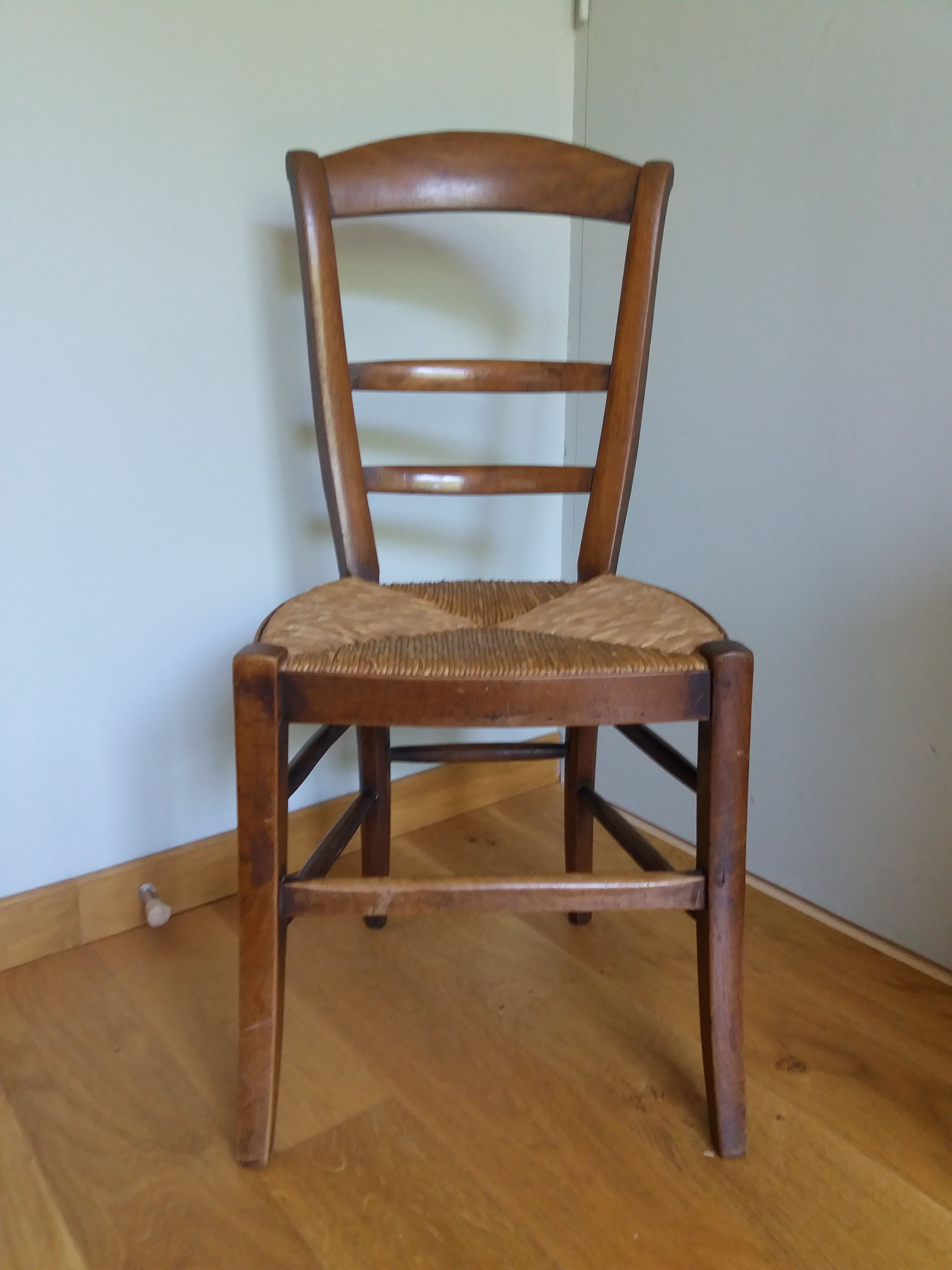 Antique mulched chair