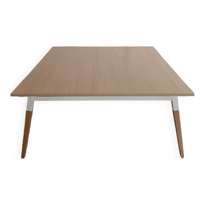 Grande table carré scandinave
