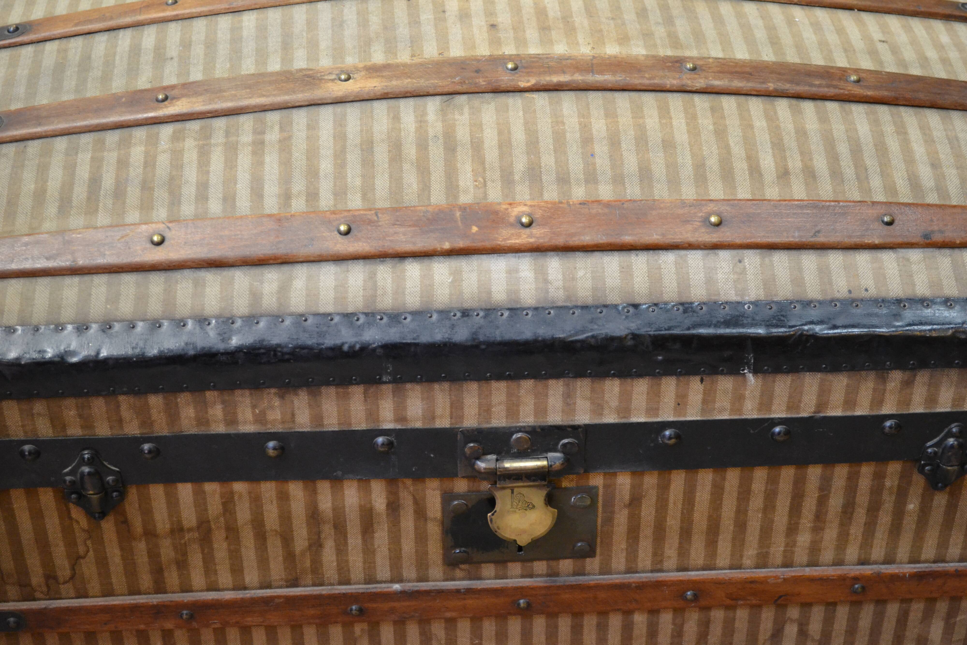 Travel trunk