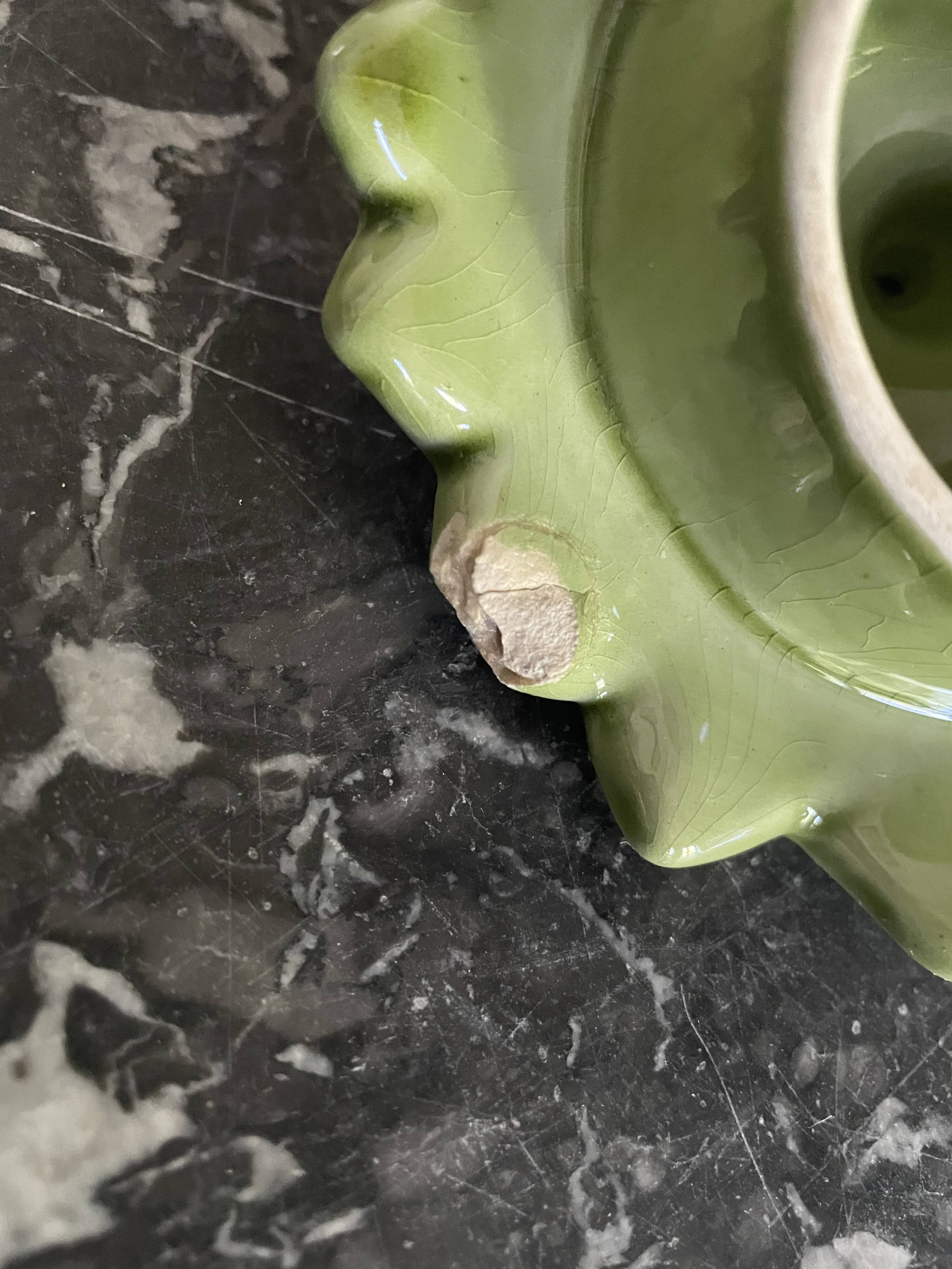 Pot céramique en forme de fraise