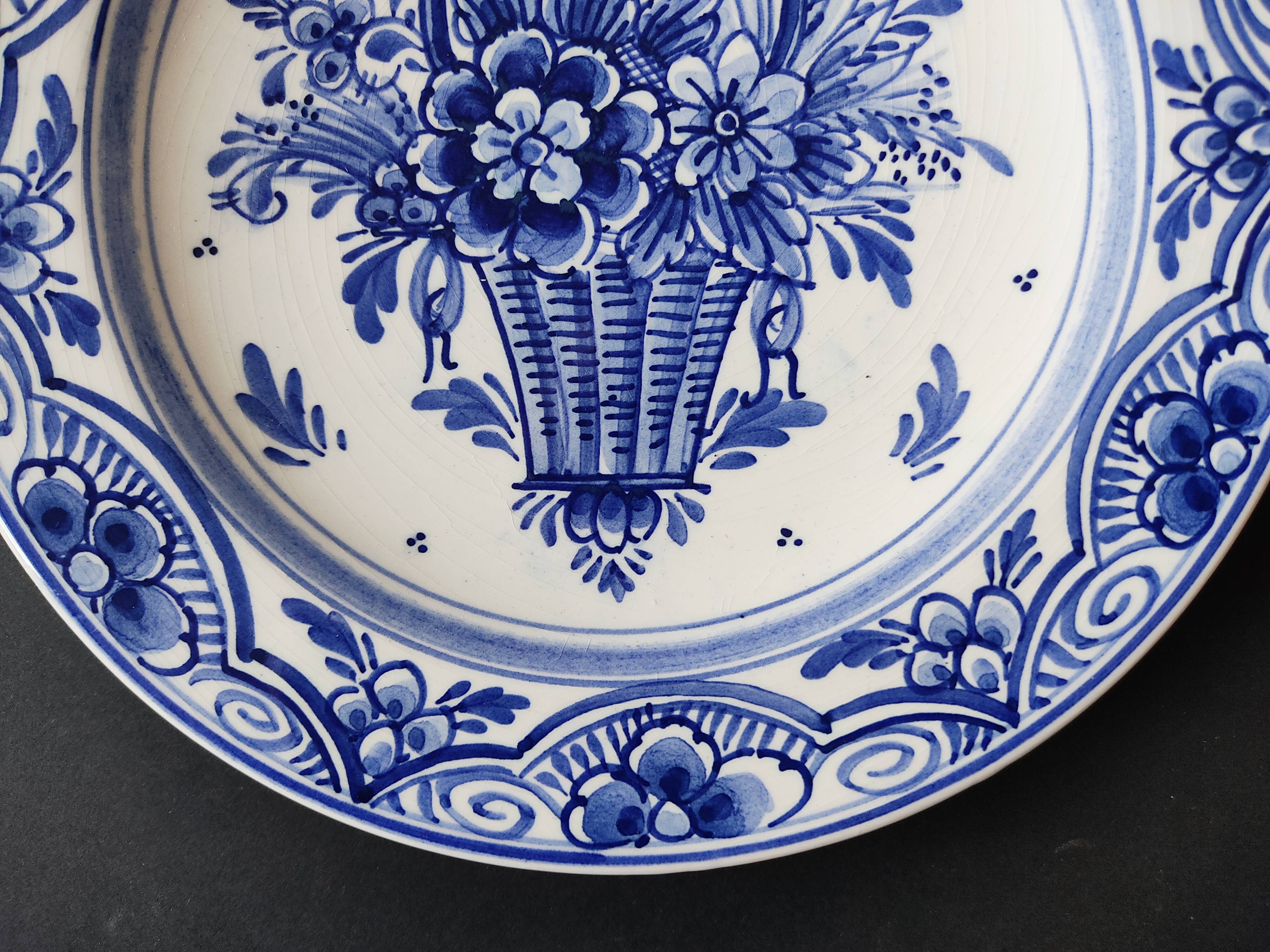 Plate Delft flower basket