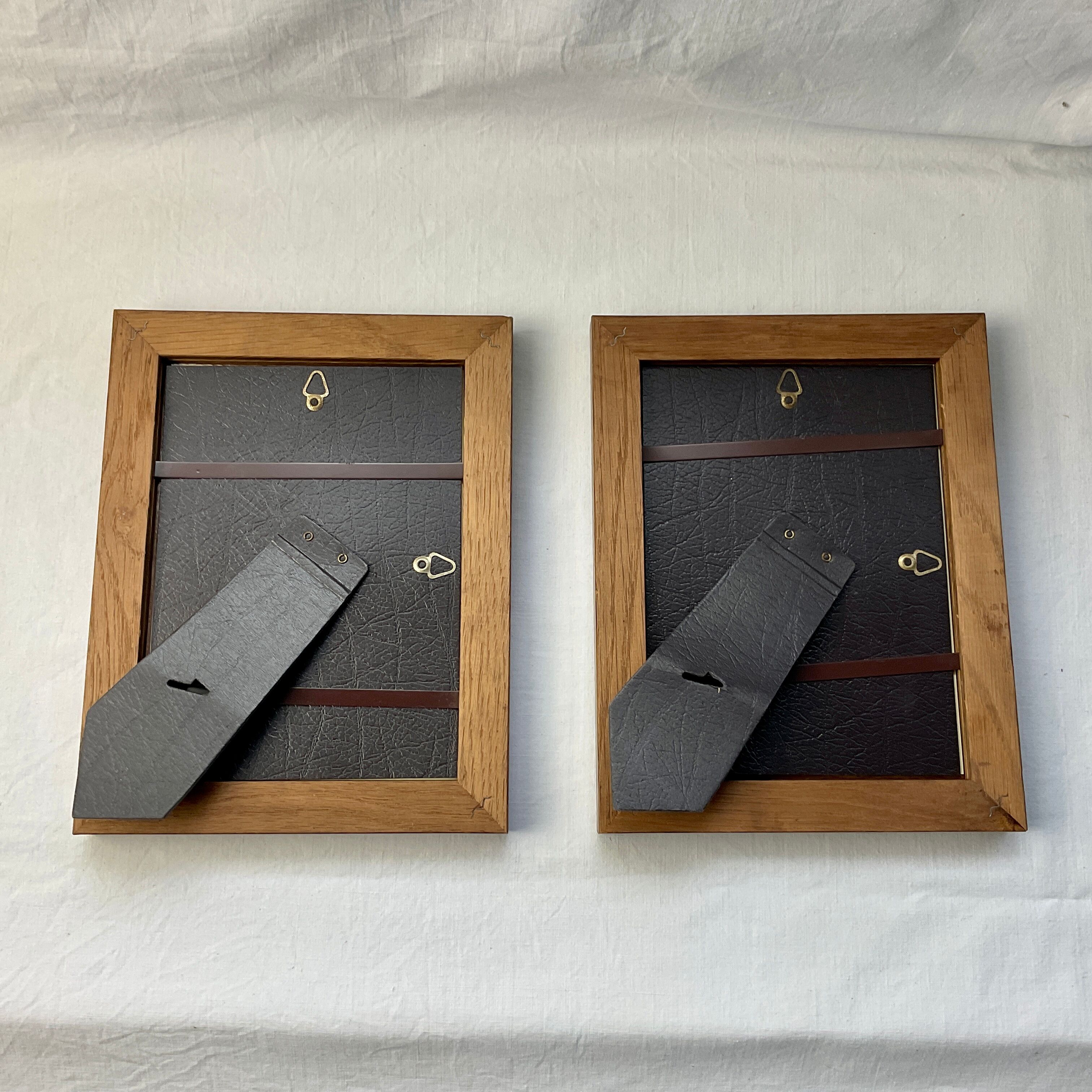 Set of 2 old frames in solid oak