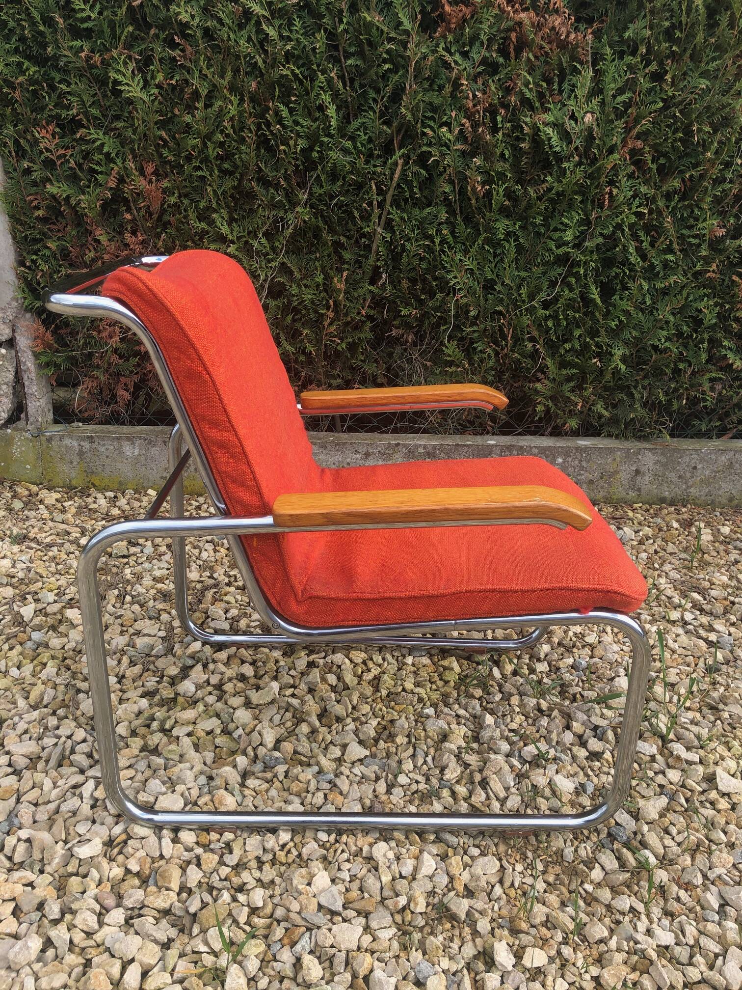 Pair of MB lounge chairs by Marcel Breuer for Knoll