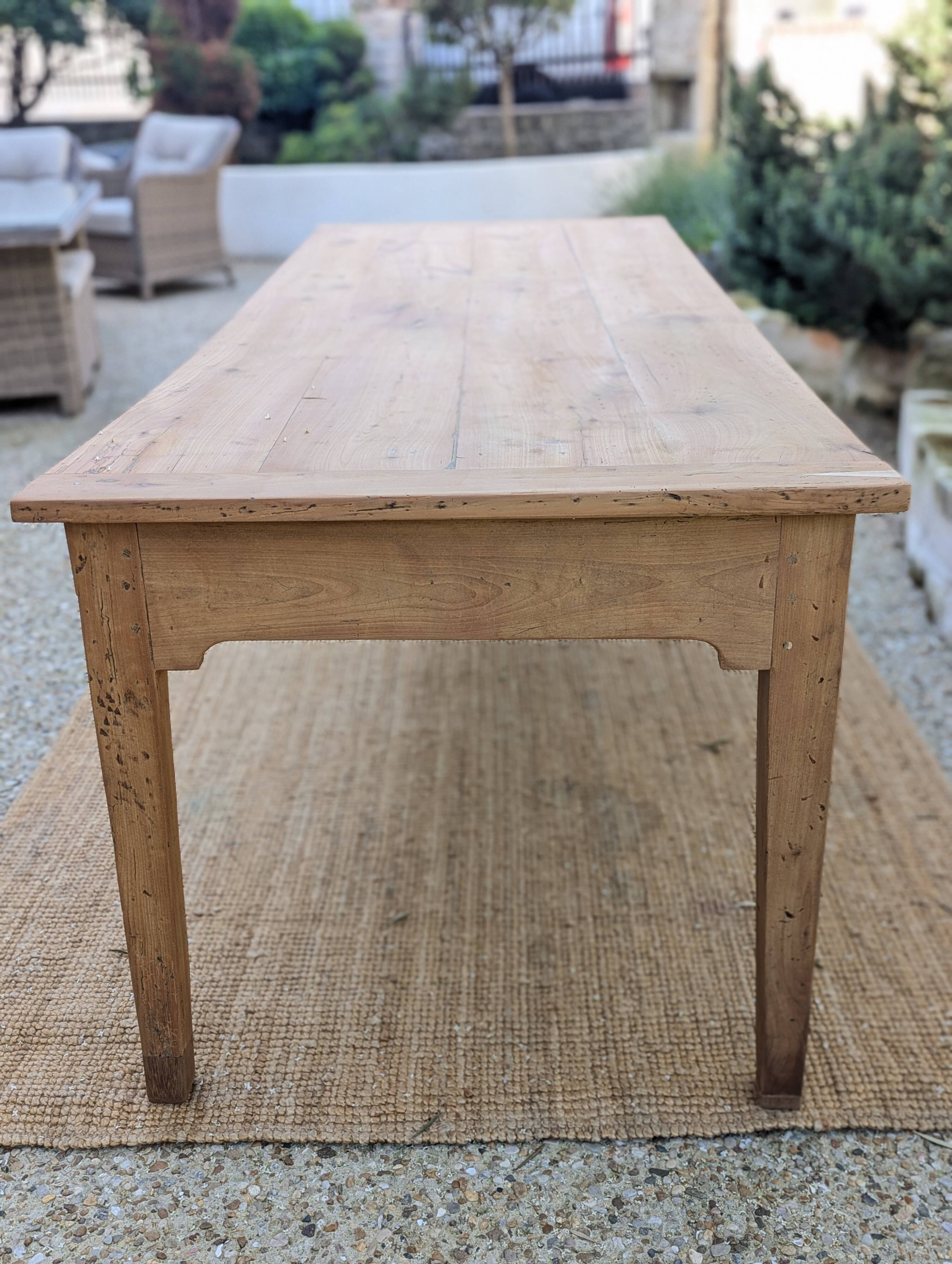 Farm table