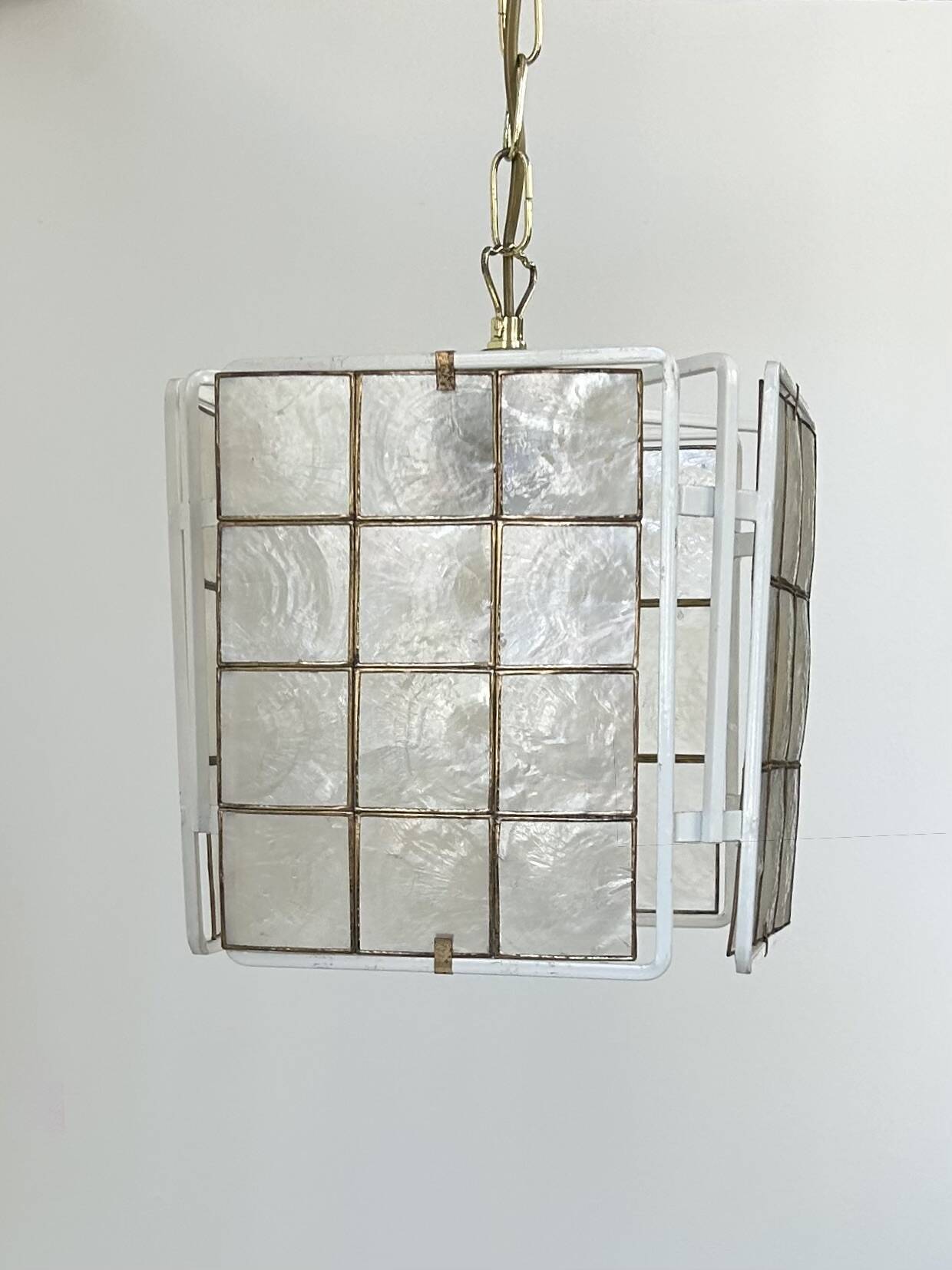 Vintage suspension, white lacquered metal and mother-of-pearl, France, 1980.
