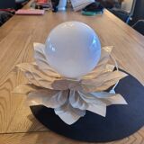 Flower table lamp - Opaline globe