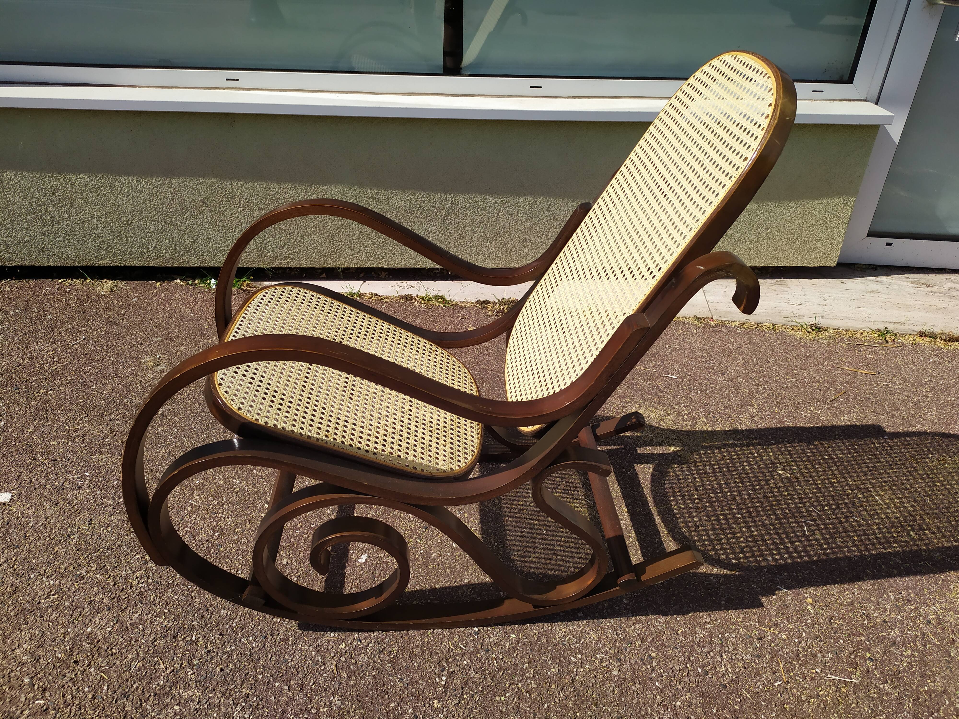 Rocking-chair wood cannage