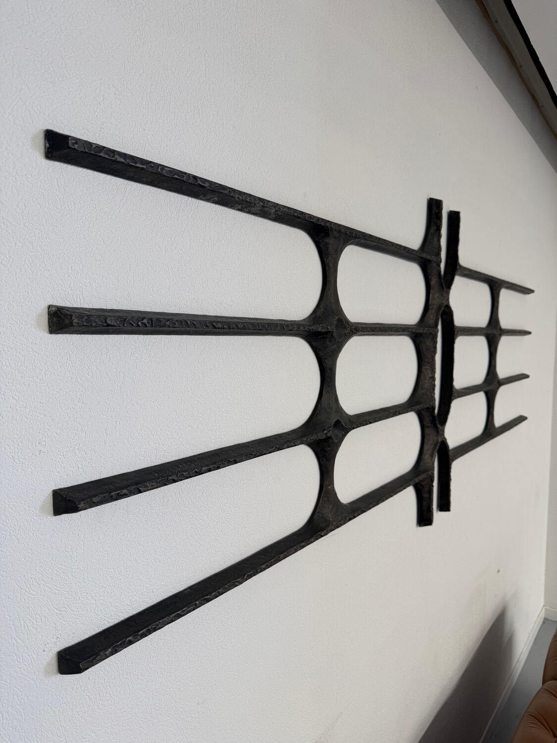 XXL wall sculpture in cast aluminium, 1970s Brutalist design.