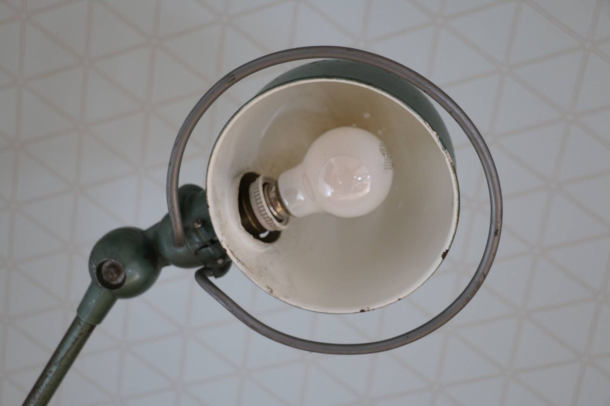 JIELDE 2-arm green lamp, 1960s square foot