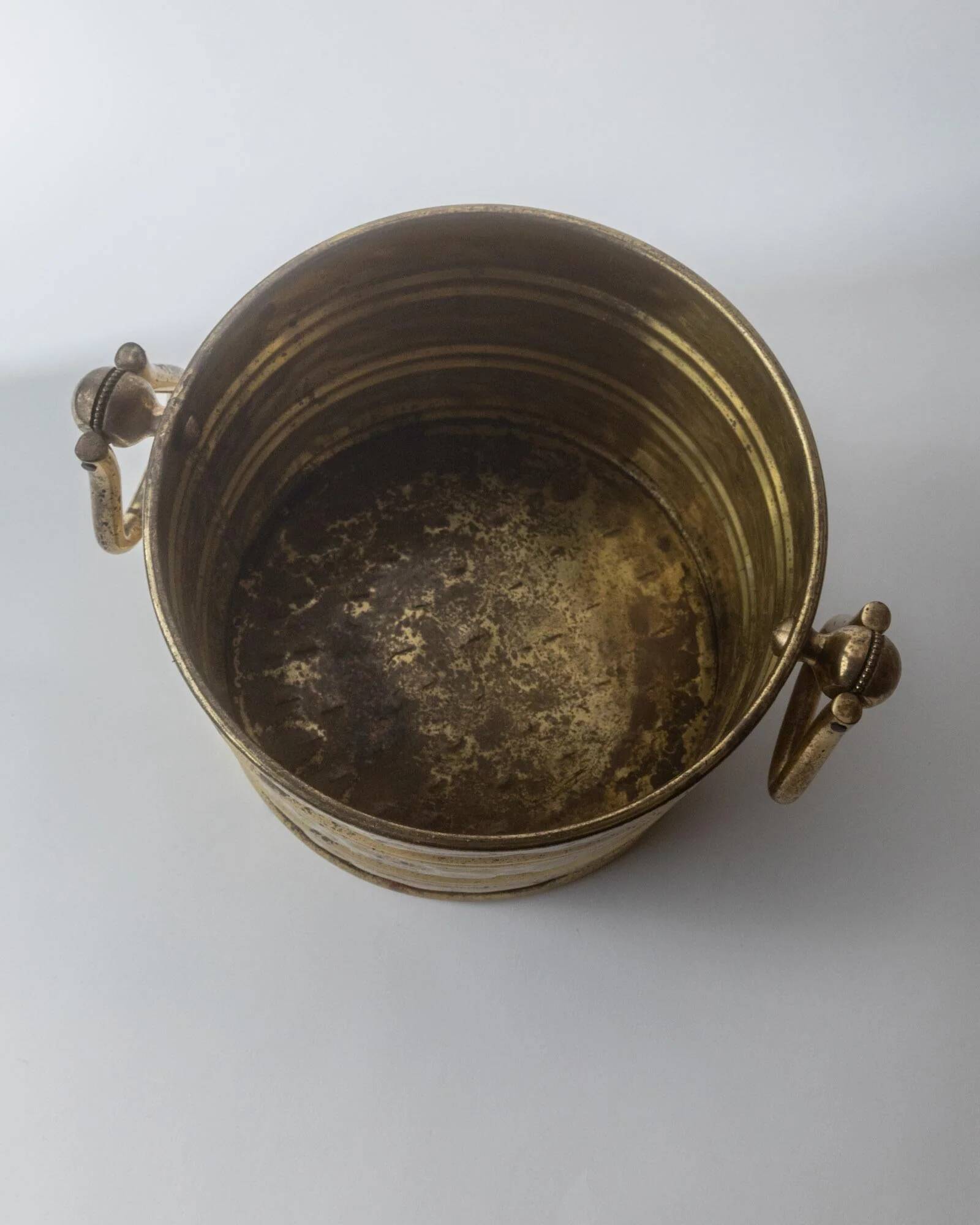 Vintage brass jardinière or wine bucket from the 1970s, large container with double handles.